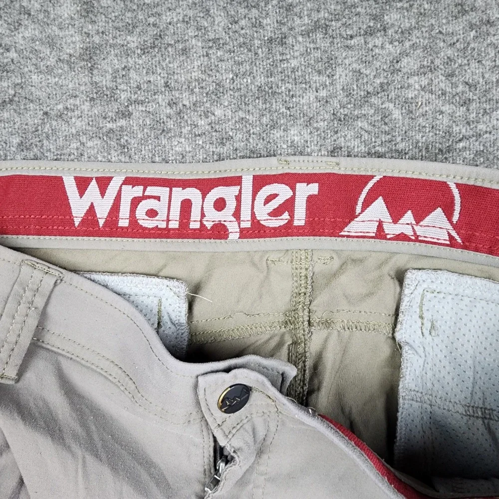 Wrangler ATG Cargo Pants Mens 40x30 Gray All Terrain Gear Outdoor Hiking Utility